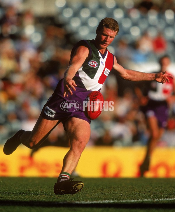 AFL 2001 Rd 8 - Fremantle v Geelong - 147791
