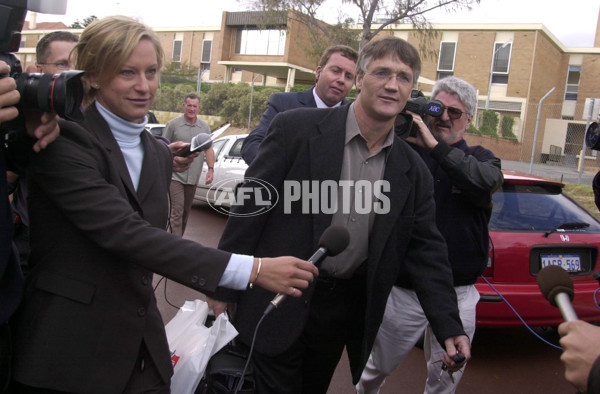 AFL 2001 Media - Damian Drum Loses Fremantle Coaching Position - 147814