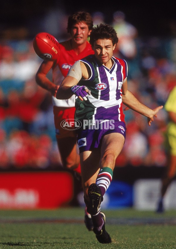 AFL 2001 Rd 9 - Sydney v Fremantle - 147827