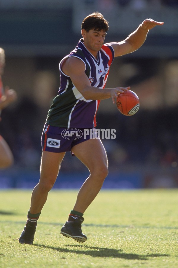 AFL 2001 Rd 9 - Sydney v Fremantle - 147829