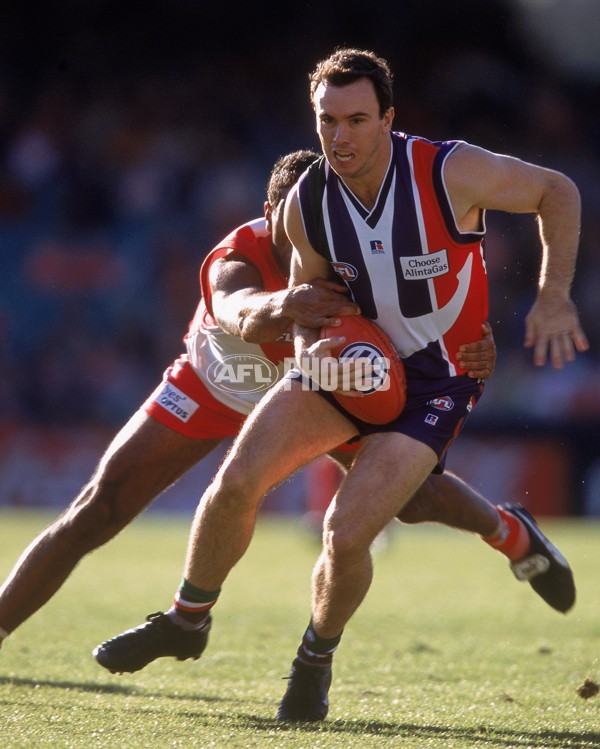 AFL 2001 Rd 9 - Sydney v Fremantle - 147824