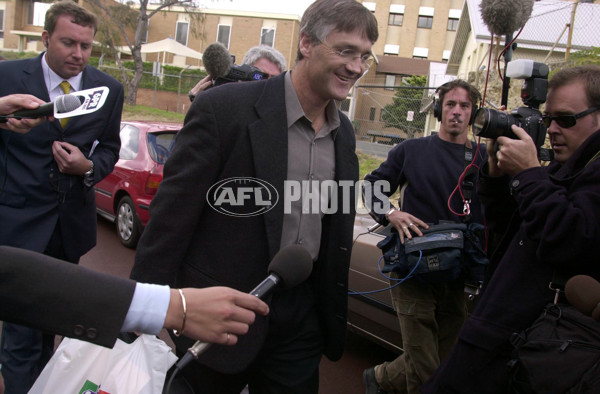 AFL 2001 Media - Damian Drum Loses Fremantle Coaching Position - 147815
