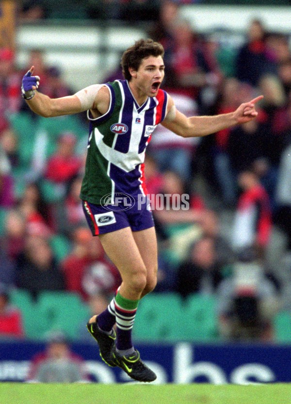 AFL 2001 Rd 9 - Sydney v Fremantle - 147831