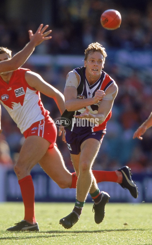 AFL 2001 Rd 9 - Sydney v Fremantle - 147823