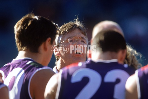 AFL 2001 Rd 9 - Sydney v Fremantle - 147830