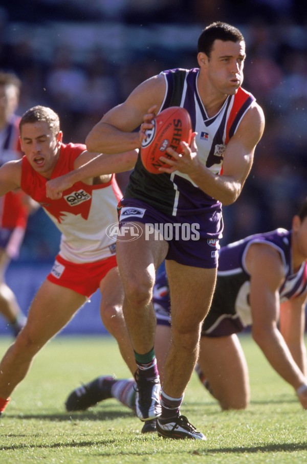 AFL 2001 Rd 9 - Sydney v Fremantle - 147826
