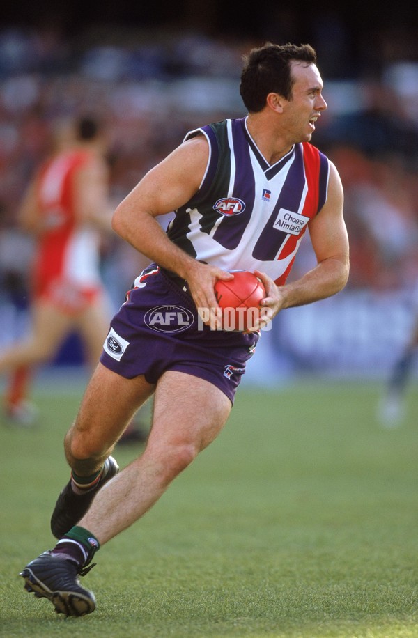 AFL 2001 Rd 9 - Sydney v Fremantle - 147825