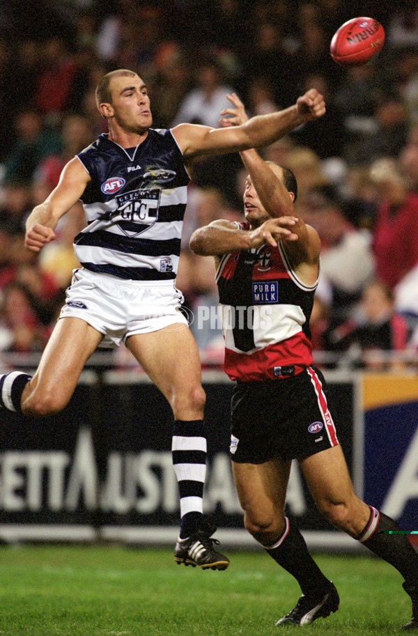 AFL 2001 Rd 2 - St Kilda v Geelong - 148011