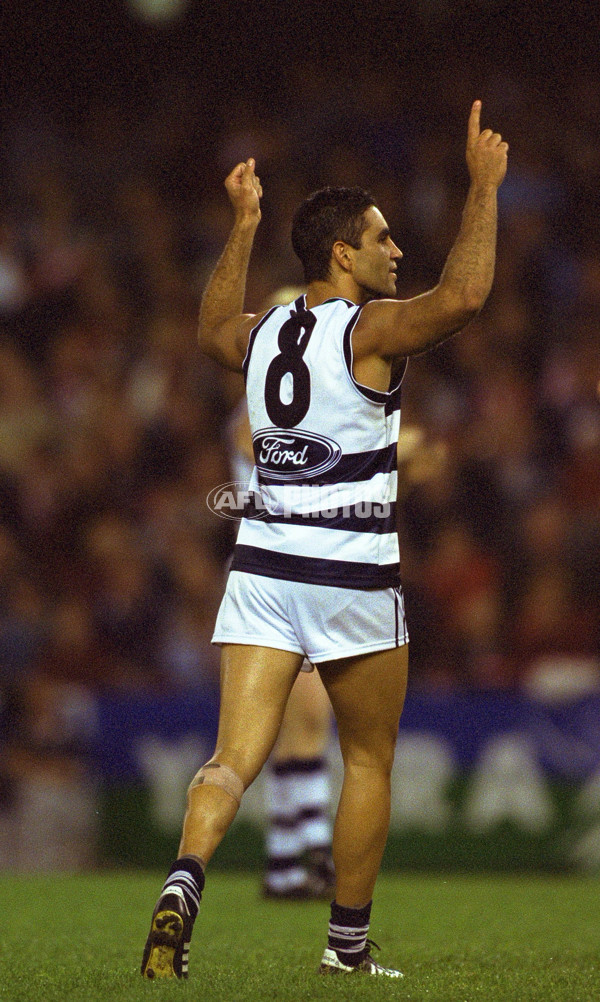 AFL 2001 Rd 2 - St Kilda v Geelong - 148195