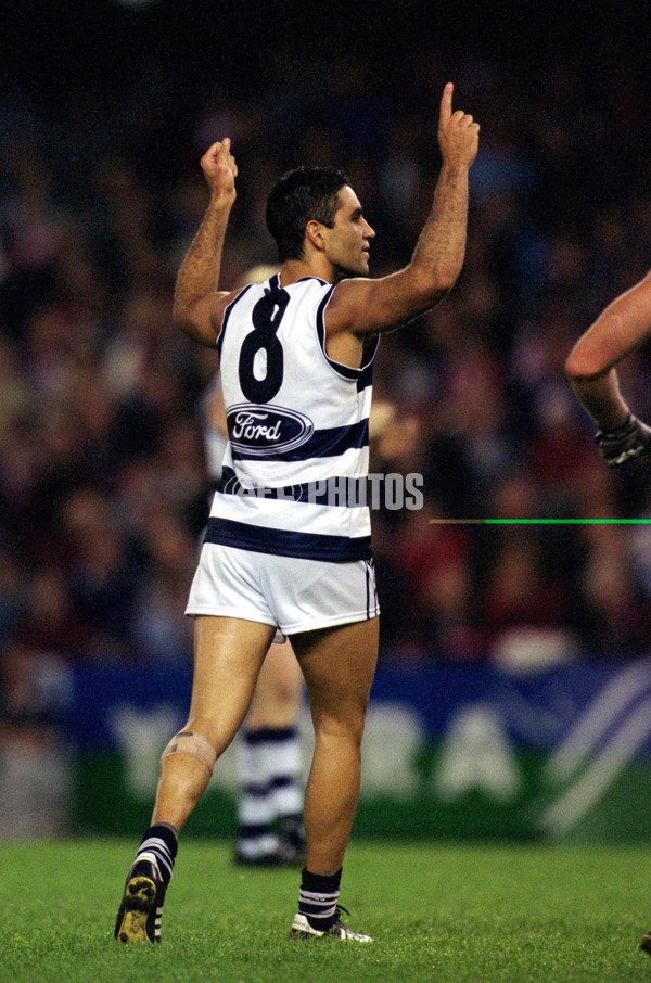 AFL 2001 Rd 2 - St Kilda v Geelong - 148230