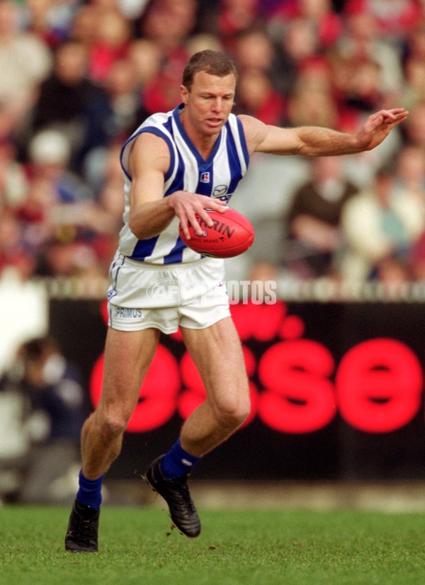 AFL 2001 Rd 16 - Essendon v Kangaroos - 148966