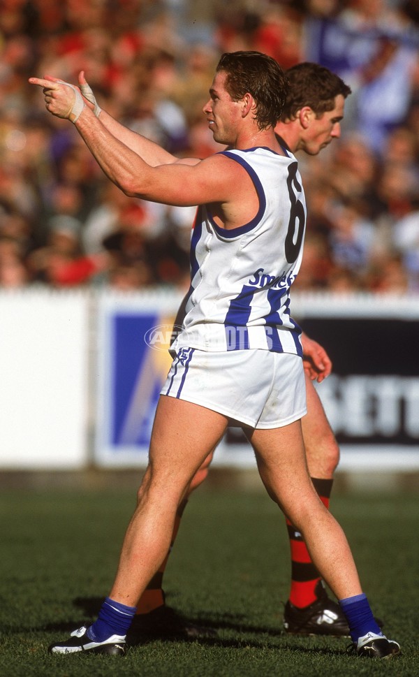 AFL 2001 Rd 16 - Essendon v Kangaroos - 148961