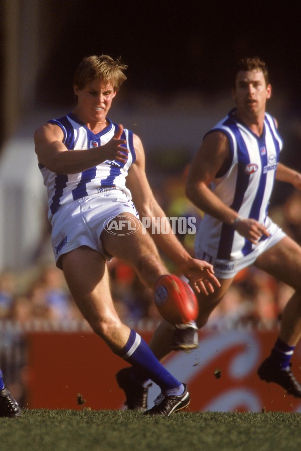 AFL 2001 Rd 16 - Essendon v Kangaroos - 149003