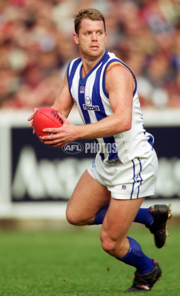AFL 2001 Rd 16 - Essendon v Kangaroos - 148949