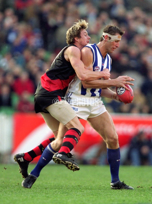 AFL 2001 Rd 16 - Essendon v Kangaroos - 148968