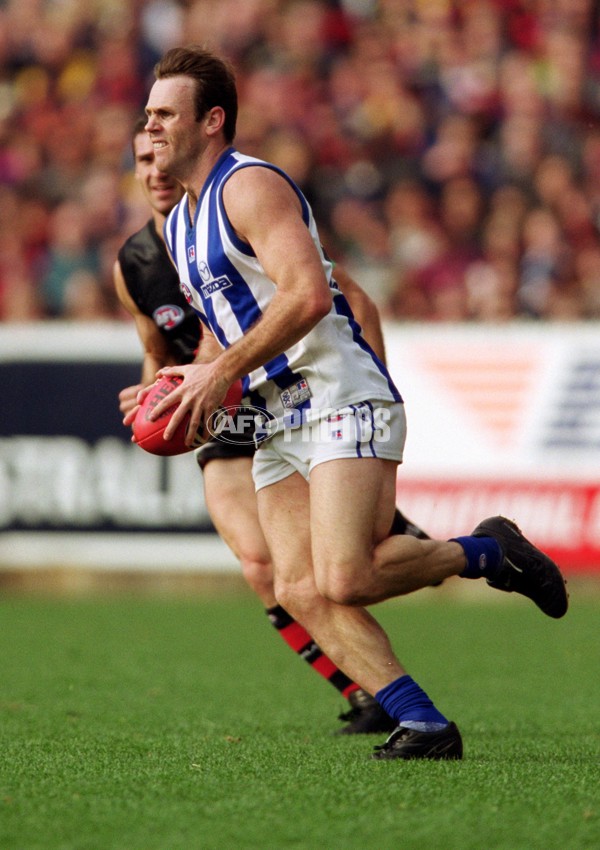 AFL 2001 Rd 16 - Essendon v Kangaroos - 148948