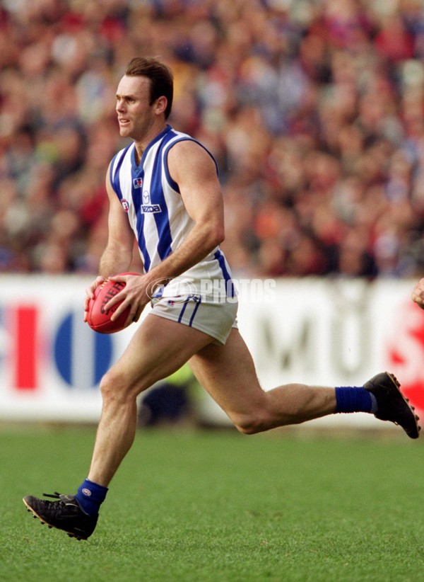 AFL 2001 Rd 16 - Essendon v Kangaroos - 148955