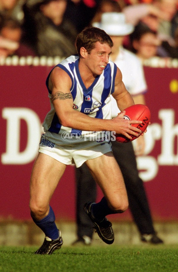 AFL 2001 Rd 16 - Essendon v Kangaroos - 148971
