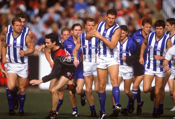 AFL 2001 Rd 16 - Essendon v Kangaroos - 149007