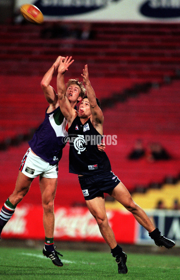 AFL 2000 Ansett Cup Match - Carlton v Fremantle - 150731