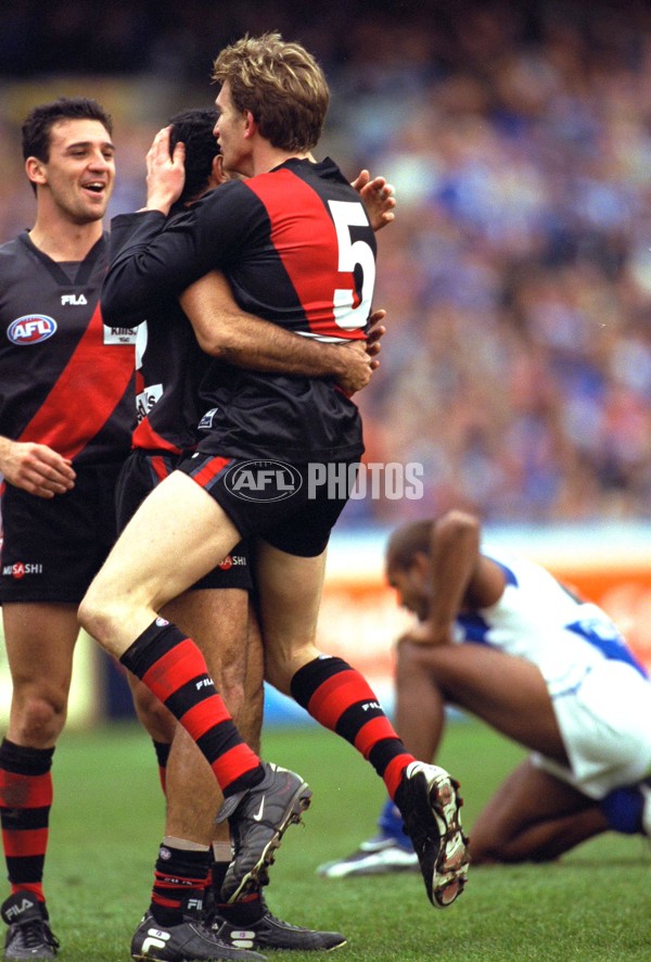 AFL 2000 1st Qualifying Final - Essendon v Kangaroos - 151217