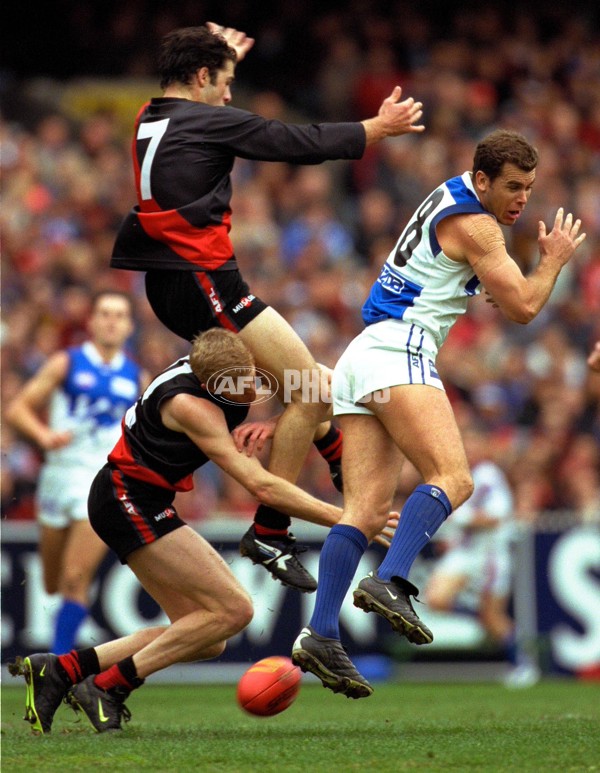 AFL 2000 1st Qualifying Final - Essendon v Kangaroos - 151243