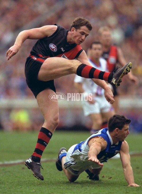 AFL 2000 1st Qualifying Final - Essendon v Kangaroos - 151238