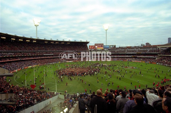 AFL 2000 1st Qualifying Final - Essendon v Kangaroos - 151227