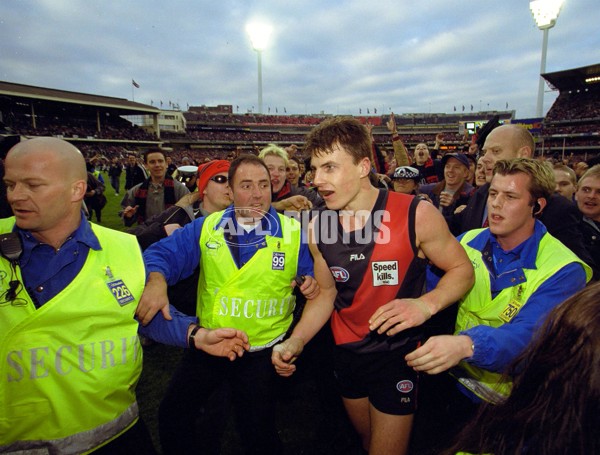 AFL 2000 1st Qualifying Final - Essendon v Kangaroos - 151232