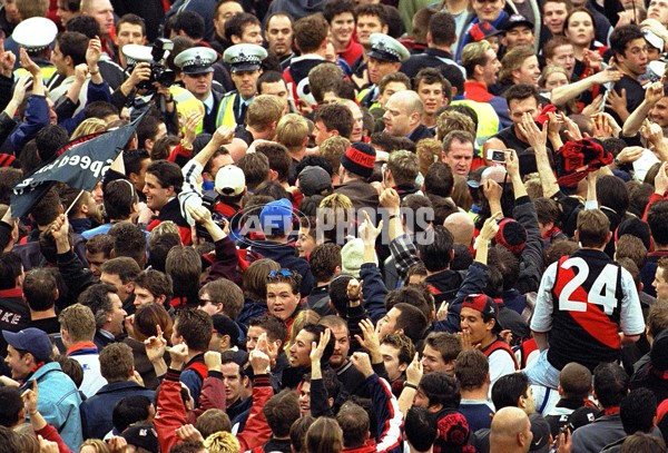 AFL 2000 1st Qualifying Final - Essendon v Kangaroos - 151219