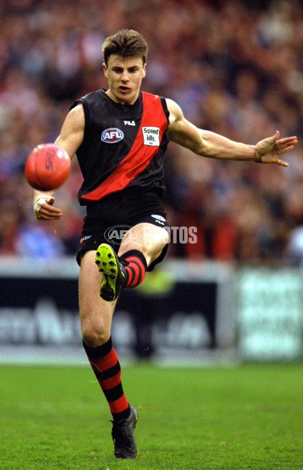 AFL 2000 1st Qualifying Final - Essendon v Kangaroos - 151221