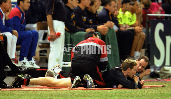 AFL 2000 Rd 15 - Essendon v West Coast - 151325