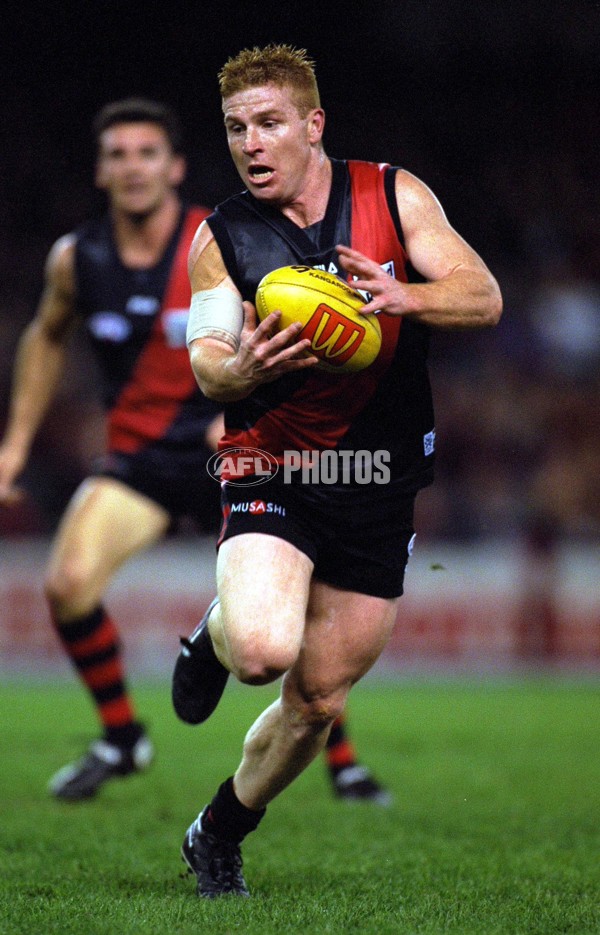 AFL 2000 Rd 18 - Essendon v Fremantle - 151410