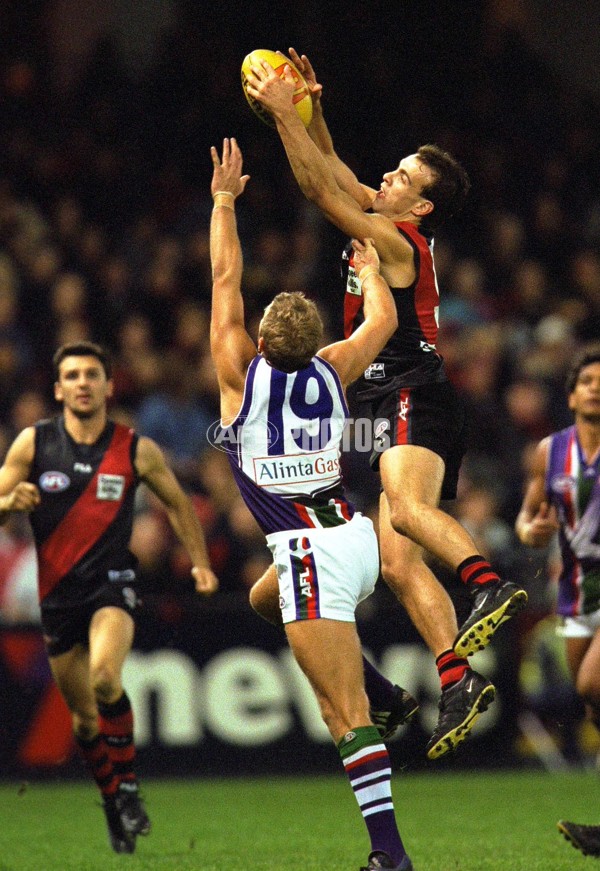 AFL 2000 Rd 18 - Essendon v Fremantle - 151405