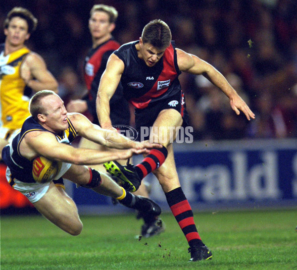 AFL 2000 Rd 15 - Essendon v West Coast - 151315