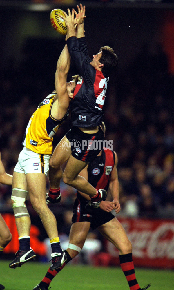 AFL 2000 Rd 15 - Essendon v West Coast - 151327