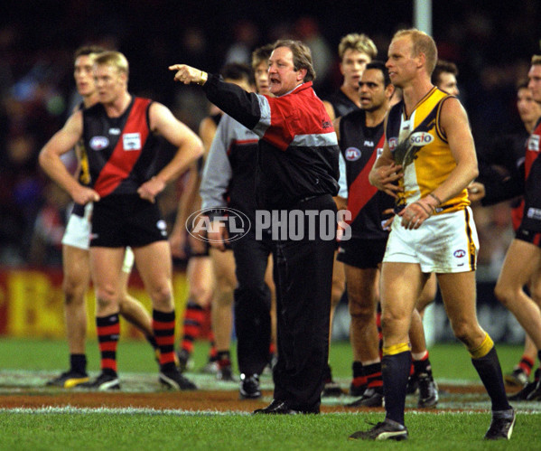 AFL 2000 Rd 15 - Essendon v West Coast - 151320
