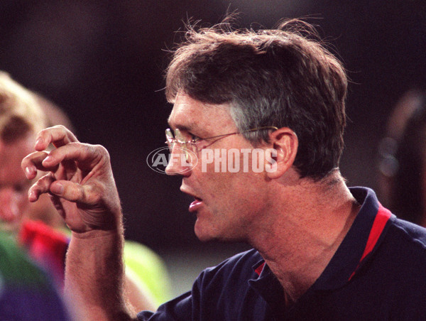 AFL 2000 Ansett Cup Match - Carlton v Fremantle - 151486