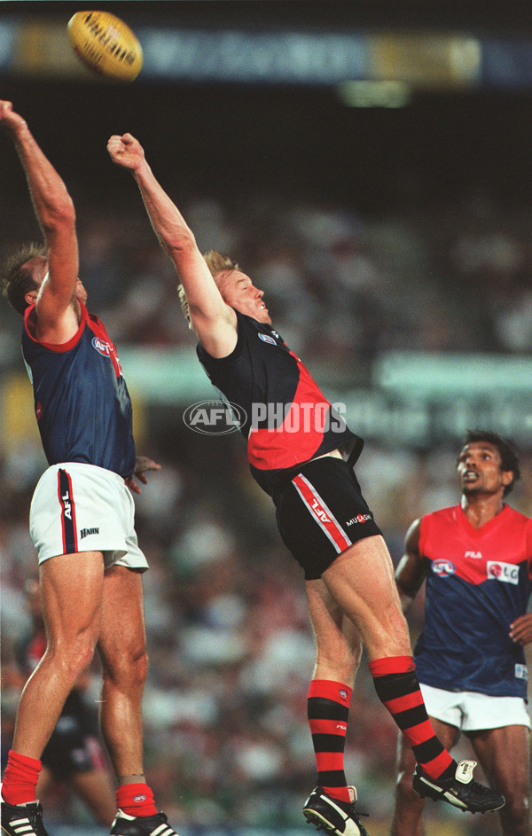 AFL 2000 Ansett Cup Semi Final - Essendon v Melbourne - 151455