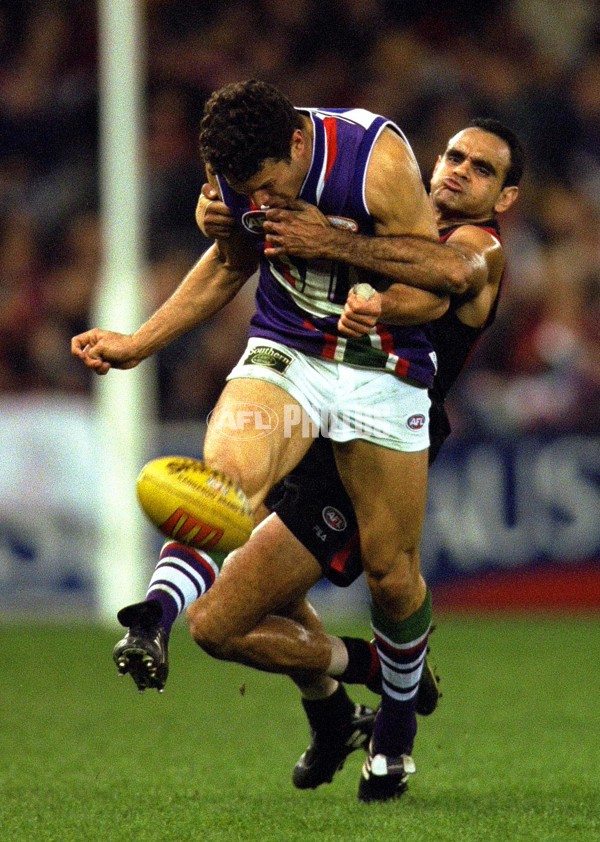 AFL 2000 Rd 18 - Essendon v Fremantle - 151632