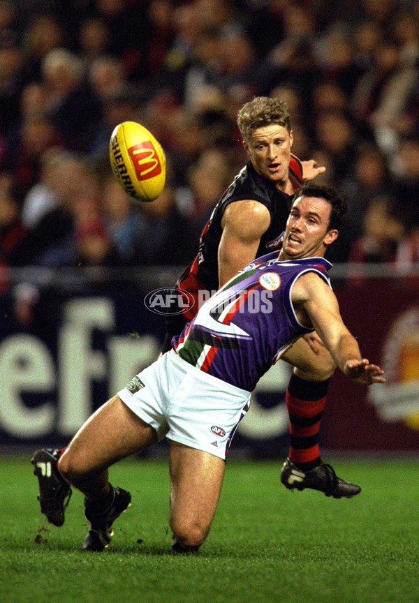 AFL 2000 Rd 18 - Essendon v Fremantle - 151620