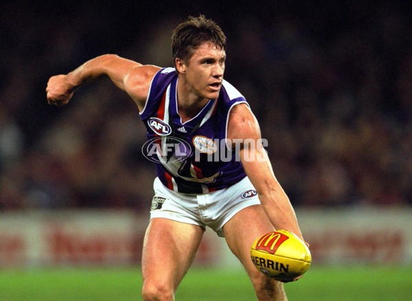 AFL 2000 Rd 18 - Essendon v Fremantle - 151639