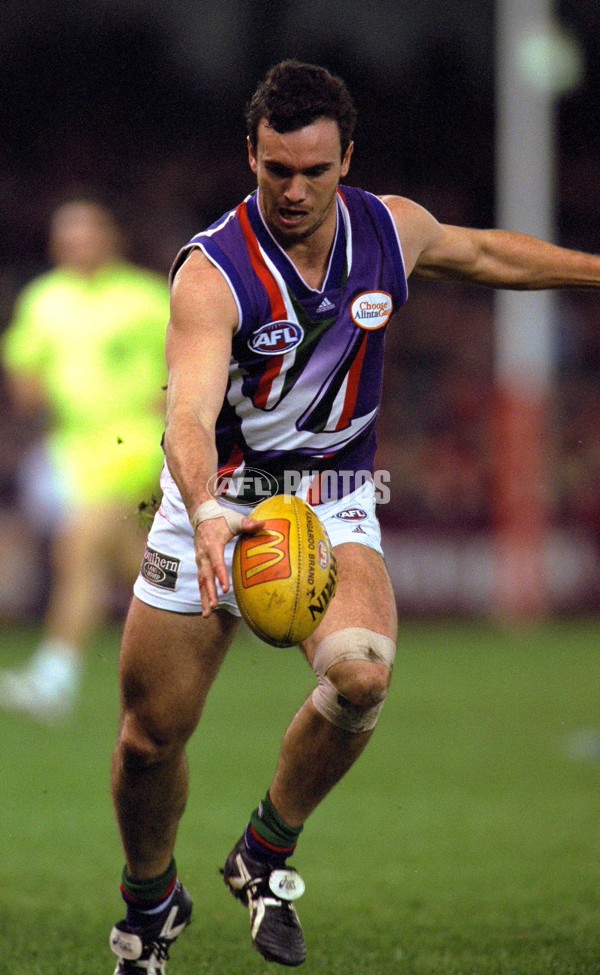 AFL 2000 Rd 18 - Essendon v Fremantle - 151637