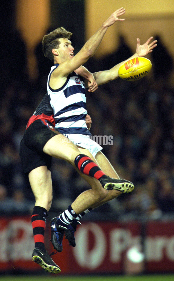 AFL 2000 Rd 11 - Geelong v Essendon - 151737