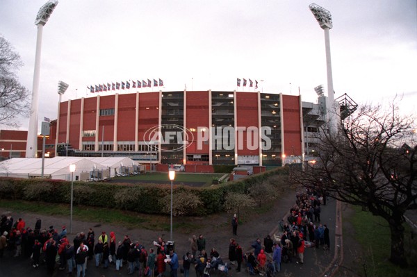 AFL 2000 Grand Final - Essendon v Melbourne - 151818