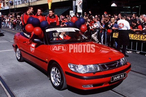 AFL 2000 Media - Grand Final Parade 010900 - 151804