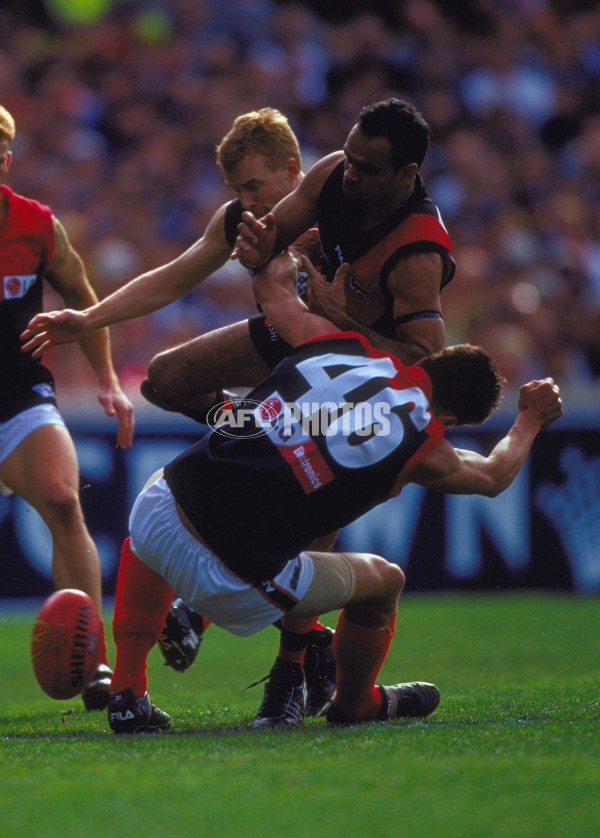 AFL 2000 Grand Final - Essendon v Melbourne - 151887