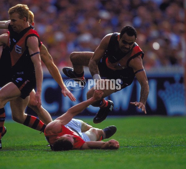 AFL 2000 Grand Final - Essendon v Melbourne - 151891
