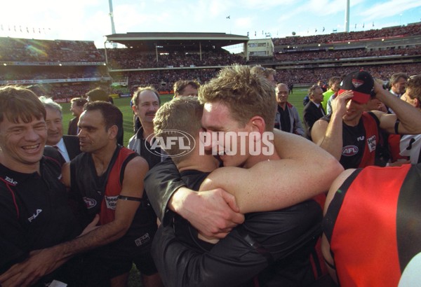 AFL 2000 Grand Final - Essendon v Melbourne - 151895