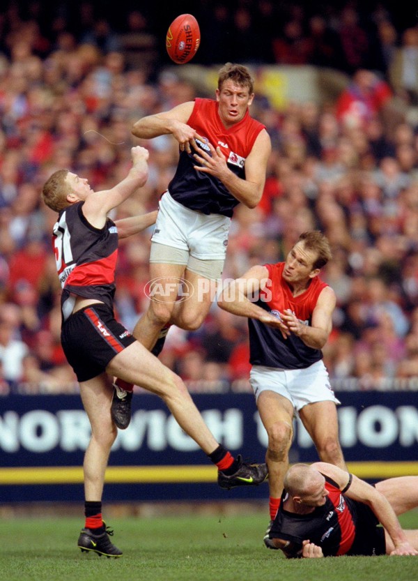 AFL 2000 Grand Final - Essendon v Melbourne - 151947